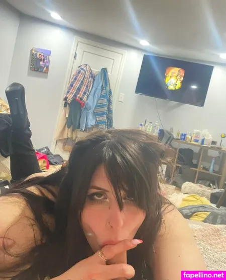 Lexiilovesboots OnlyFans Thumbnail #ES7UkHE0tn