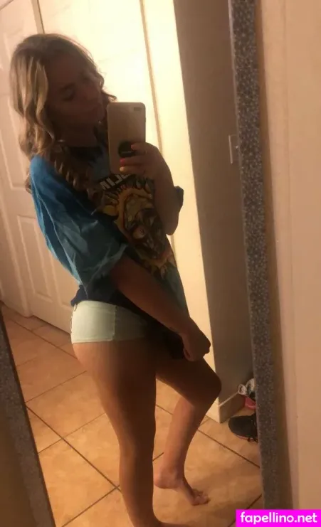 Lexisnotfromtexas OnlyFans Thumbnail #GgGq4iVnSj