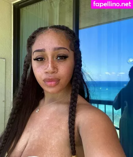 Lexxiibaebie OnlyFans Thumbnail #8iz4qJz02V
