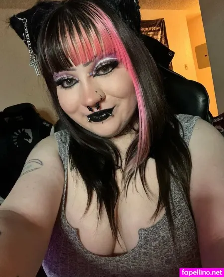 Lexxvalentine OnlyFans Thumbnail #2KM3BjNuP3