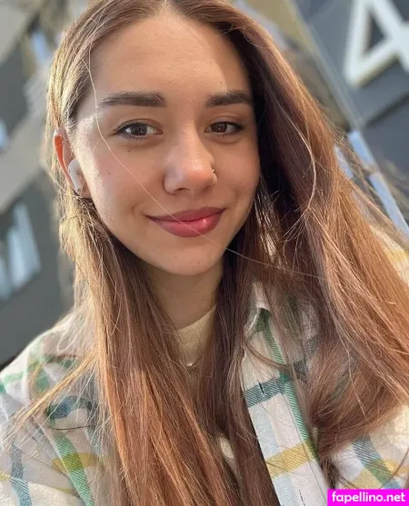 Leya Le OnlyFans Thumbnail #GD46gBsNtv