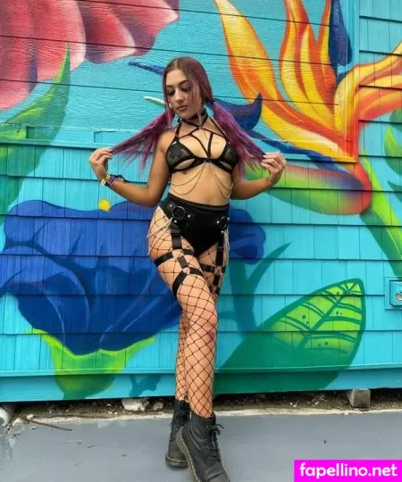 Leyawhite OnlyFans Thumbnail #9iD57ghDry