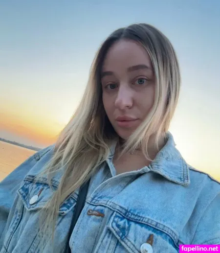 Li Bella OnlyFans Thumbnail #E4KuGv9Vfy