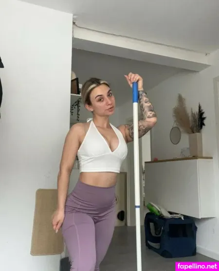 Lia Andersson OnlyFans Thumbnail #Pcx8vjjaFR