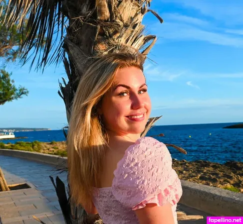 Lia Larsson OnlyFans Thumbnail #GlcVEvqGY2