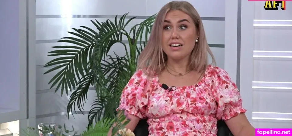 Lia Larsson OnlyFans Thumbnail #hIykXmPFLL