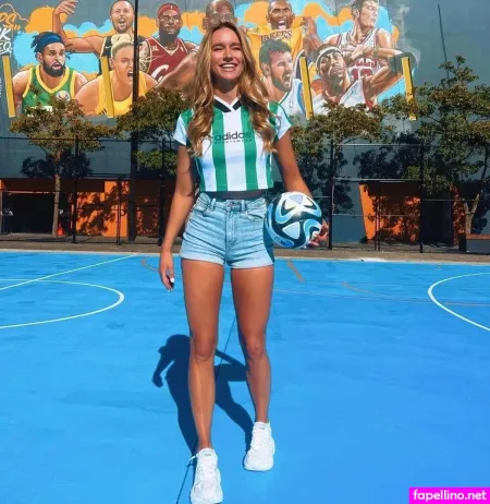 Lia Lewis OnlyFans Thumbnail #y60mVC9mXA