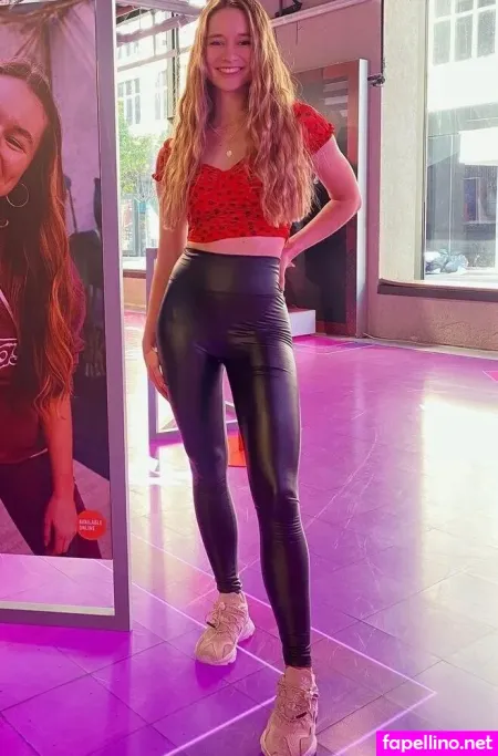 Lia Lewis OnlyFans Thumbnail #zmiJQYuiXu