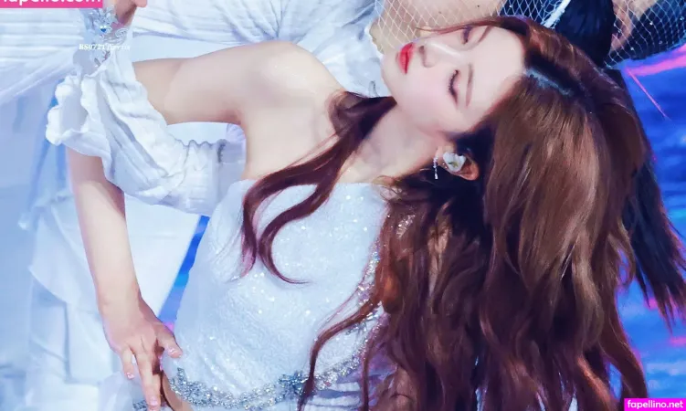 Lia Loves OnlyFans Thumbnail #aIrktfWBih
