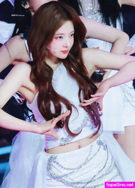 Lia Loves OnlyFans Thumbnail #aRfaJkQYsC