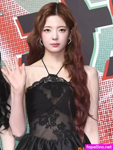 Lia Loves OnlyFans Thumbnail #uE9jbjQzy4