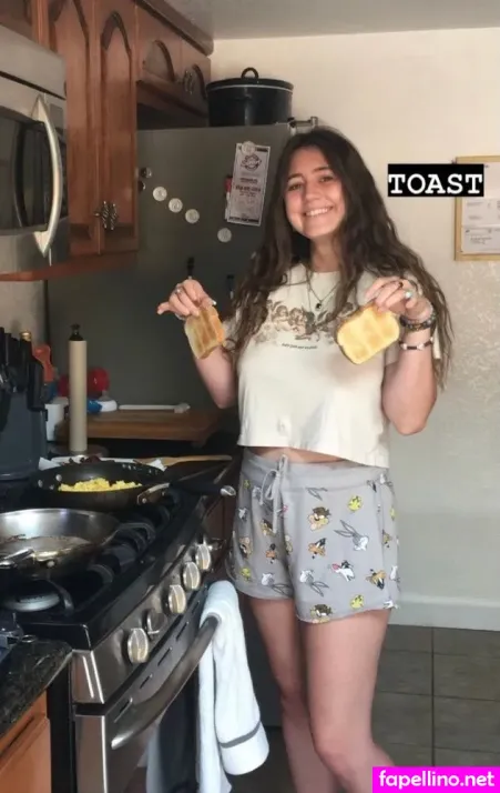 Lia Marie Johnson OnlyFans Thumbnail #K5IfQvKfyI