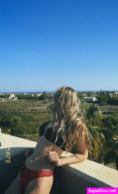 Lia Roul OnlyFans Thumbnail #JpCLtv3nUA