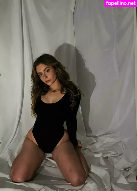 Lia Sugar OnlyFans Thumbnail #1saXo5Wy4Q