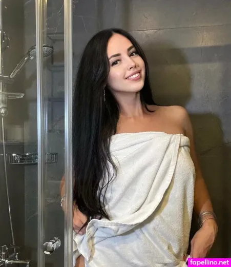 Lia Verse OnlyFans Thumbnail #KsWviqVbam