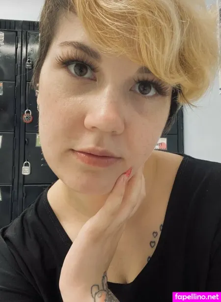 Liana Thegeek OnlyFans Thumbnail #3K5R64NnyL