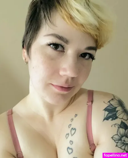 Liana Thegeek OnlyFans Thumbnail #g6J2wAWXd0