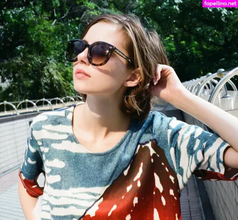 Liara Roux OnlyFans Thumbnail #K7kWQvjtBQ