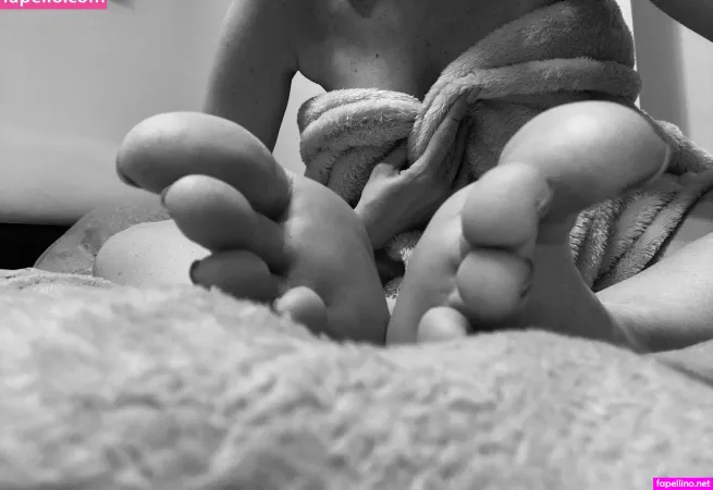 Liasoftfoot OnlyFans Thumbnail #qtF5gtxYka