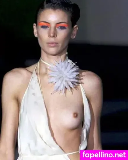 Liberty Ross OnlyFans Thumbnail #hAYIuCg4QC