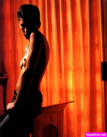 Liberty Ross OnlyFans Thumbnail #rmAAumn34l