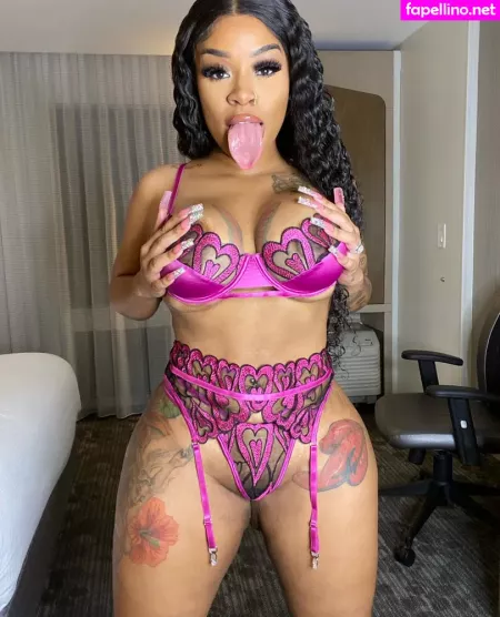 Lickmykakez OnlyFans Thumbnail #DzwfTRWSUk