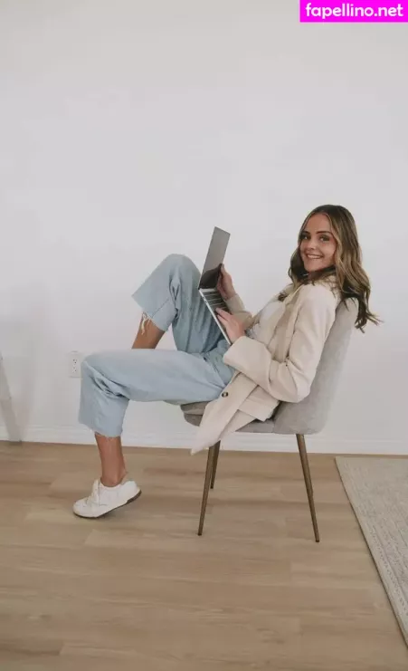 Lifewithlaurenmae OnlyFans Thumbnail #98clP5UVPD