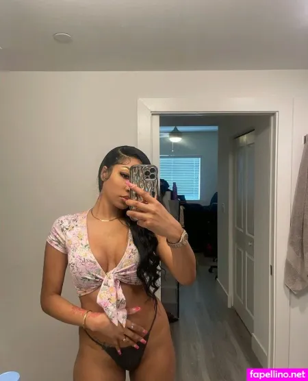 Lightskinkim OnlyFans Thumbnail #YX2oxlu2C5