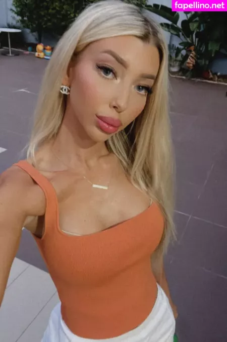 Liilybelle OnlyFans Thumbnail #i73E9Kj3of