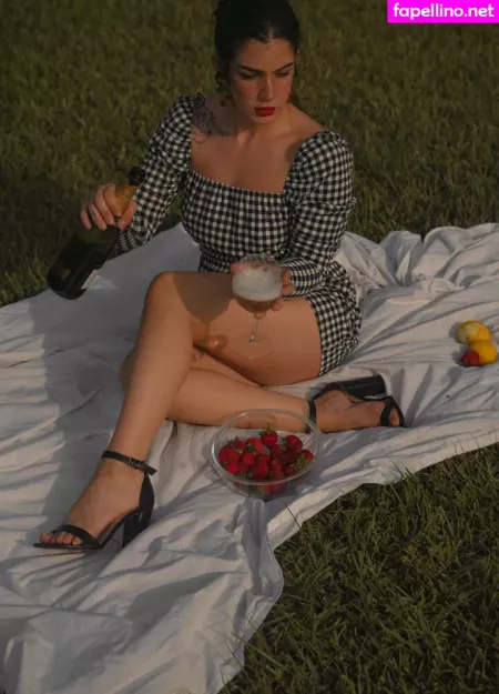 Likethebugortheletter OnlyFans Thumbnail #9Spm85tx7V