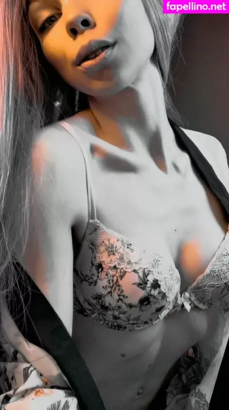 Lil Holly OnlyFans Thumbnail #wmqOnO2EuN