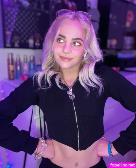 Lil Kikiexclusive OnlyFans Thumbnail #zLg8XfEdvc