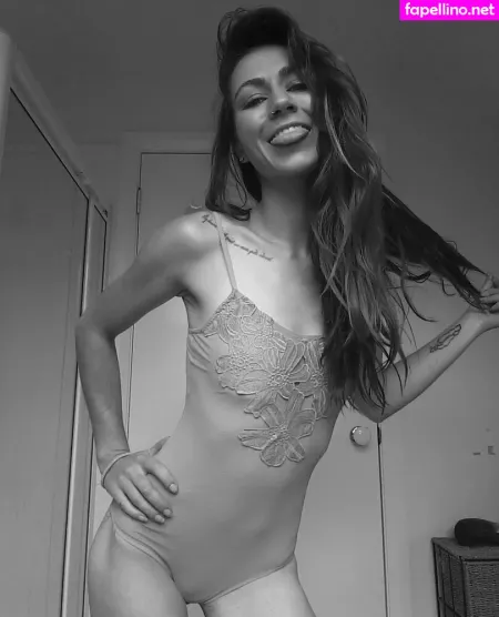 Lil Miss Fox OnlyFans Thumbnail #brzUNq1cDR