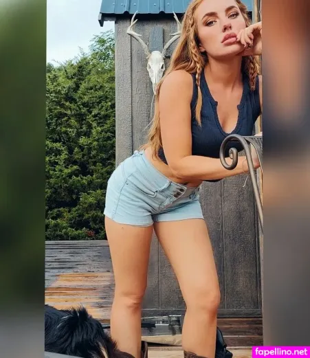 Lil Red Heidi Hood OnlyFans Thumbnail #VG81Bh3kYD