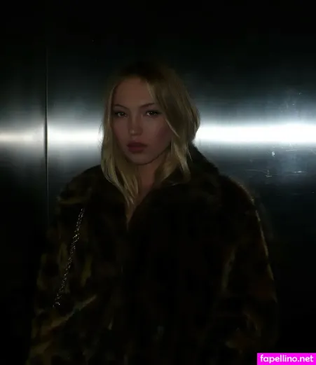 Lila Moss OnlyFans Thumbnail #LW125rDox2