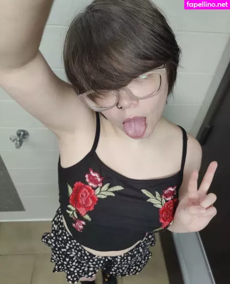 Lilac Lullaby OnlyFans Thumbnail #25kYw3HUz6