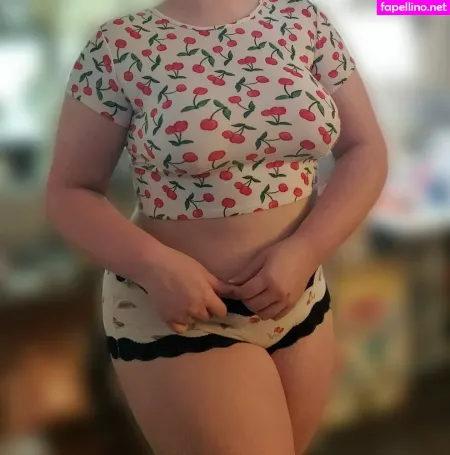 Lilacandholly OnlyFans Thumbnail #9LYGN3A7Wf