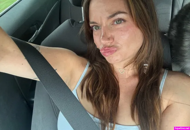 Lilarosegray OnlyFans Thumbnail #p3HNcIaCcz