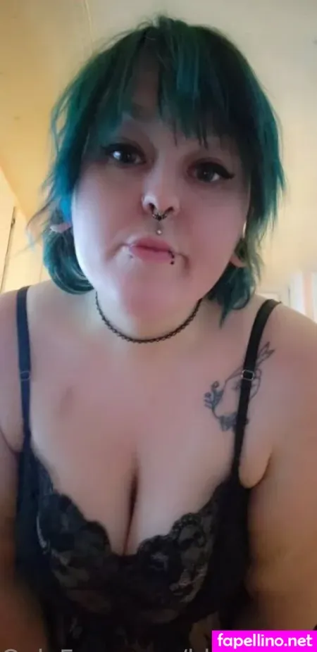 Lilbbwstoner OnlyFans Thumbnail #rPc1XClbI2