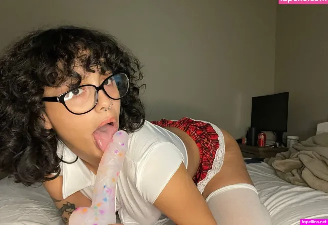 Lilbootyyfree OnlyFans Thumbnail #2GasyxEwvM