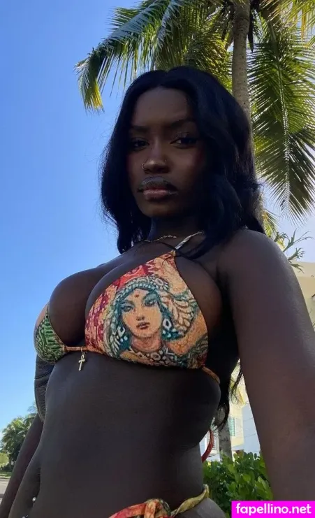 Lilcozi OnlyFans Thumbnail #Em7a268Xf6