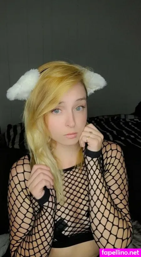 Lilcumkitten OnlyFans Thumbnail #MgI3fa6KoC