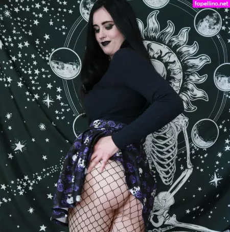 Lilgothhunny OnlyFans Thumbnail #h4uwsHoLCo