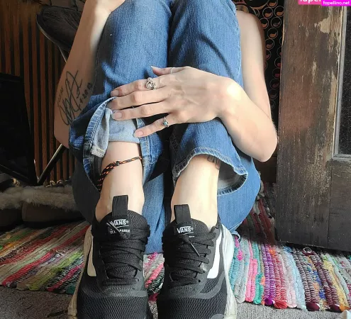 Lilhippietoes OnlyFans Thumbnail #C0okE82YtP