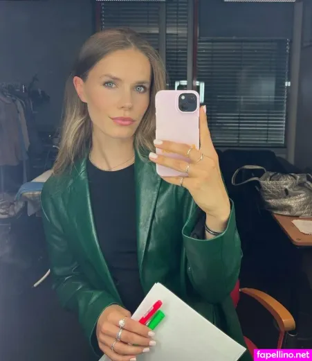 Lili Engels Main Profile Photo