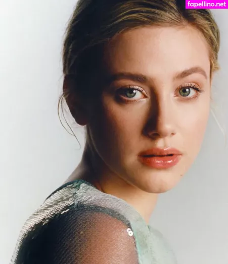 Lili Reinhart OnlyFans Thumbnail #30dDDXbXHR