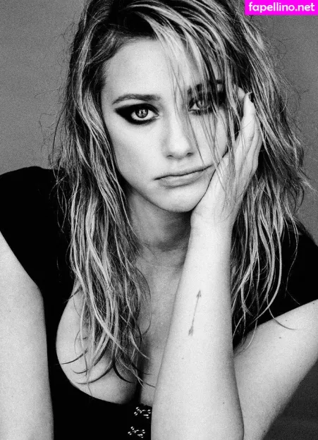 Lili Reinhart OnlyFans Thumbnail #3MlLAYtgBI