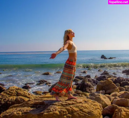 Lili Reinhart OnlyFans Thumbnail #8k2hxg5RQ2