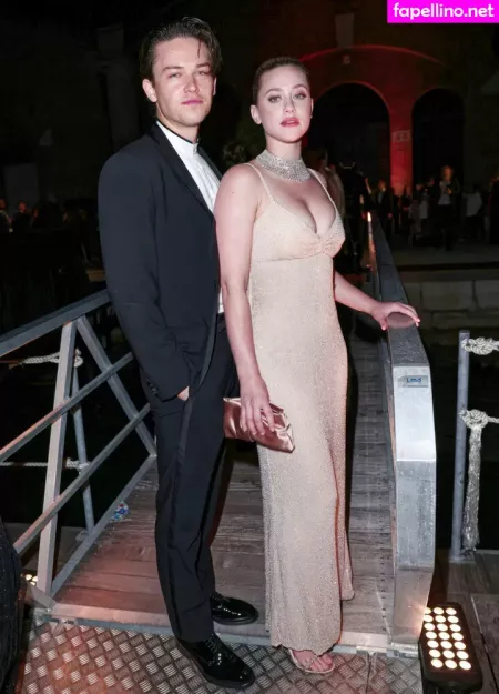 Lili Reinhart OnlyFans Thumbnail #DNtdE1nLcJ