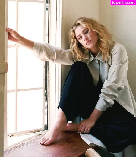 Lili Reinhart OnlyFans Thumbnail #P0fWXbO5gu